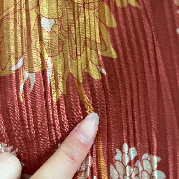 Urban Outfitters Orange & Yellow Pleated Floral Plisse Wide Leg Cropped Pants - Picture 7 of 7